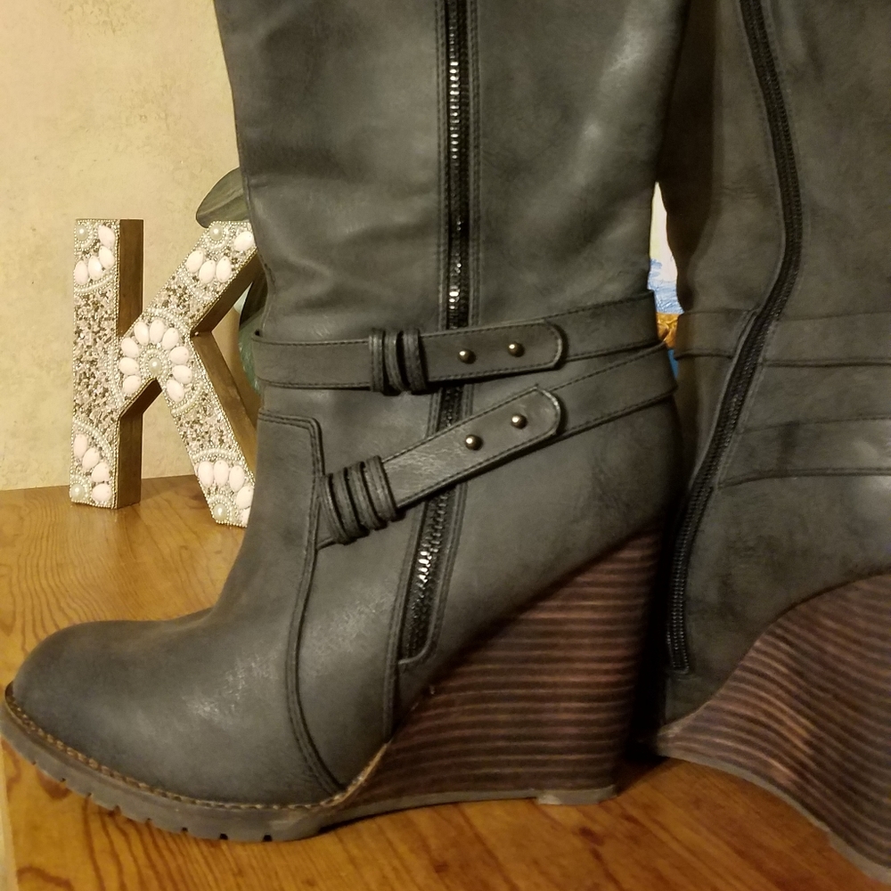 Very Volatile Boots